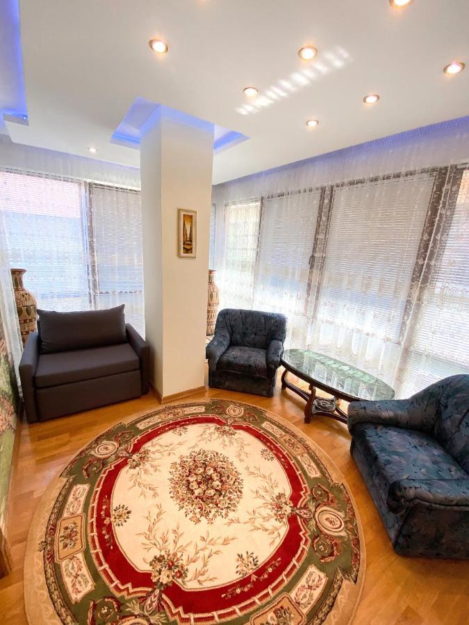 Петрос Family Hotel Jaremče Esterno foto