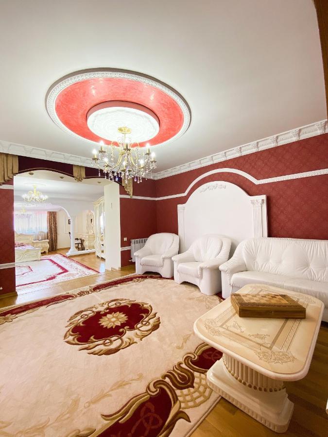 Петрос Family Hotel Jaremče Esterno foto