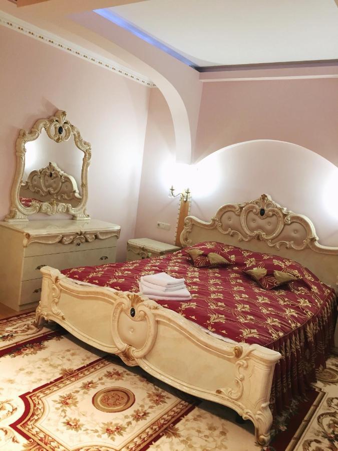 Петрос Family Hotel Jaremče Esterno foto