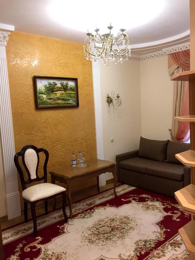 Петрос Family Hotel Jaremče Esterno foto