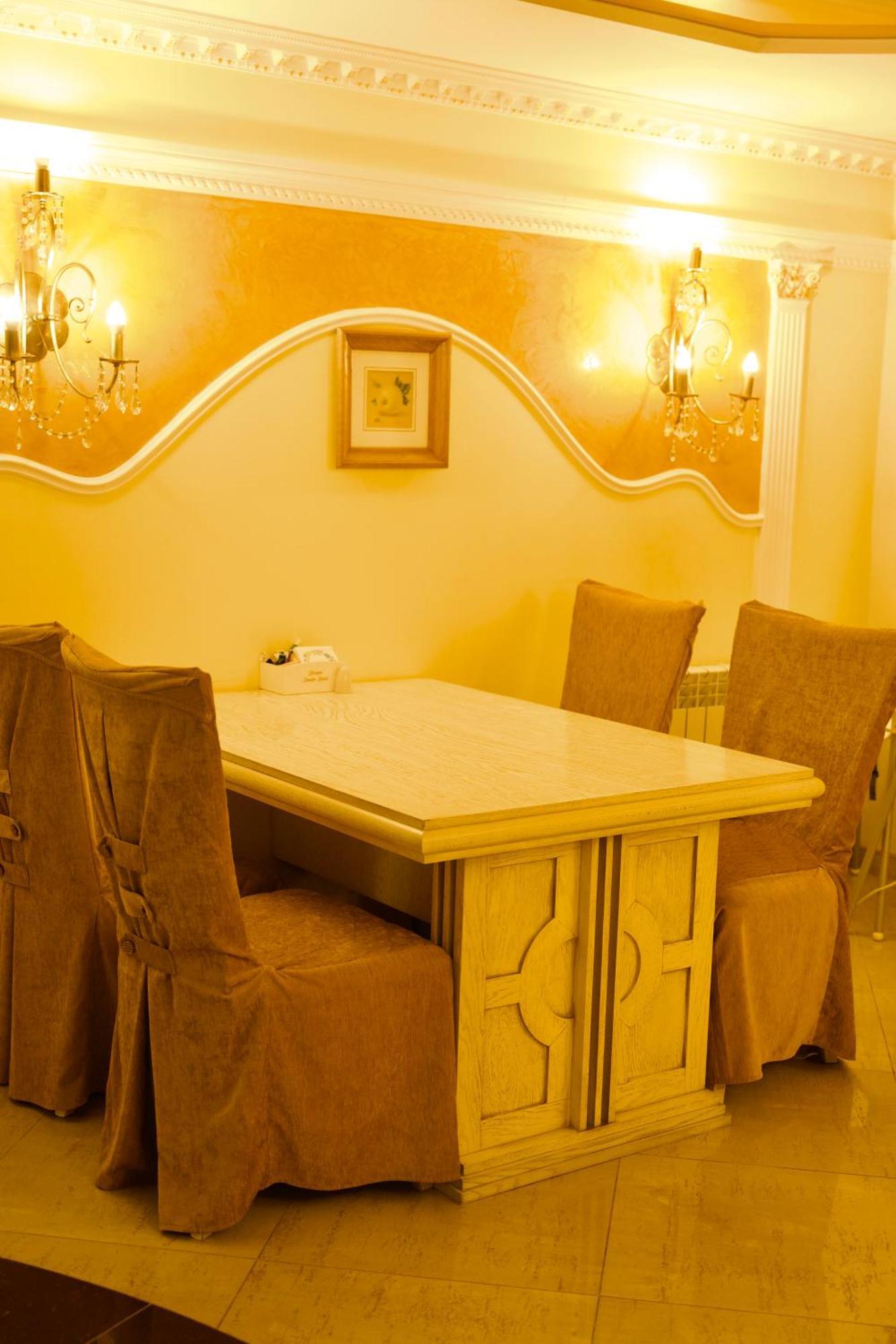 Петрос Family Hotel Jaremče Esterno foto