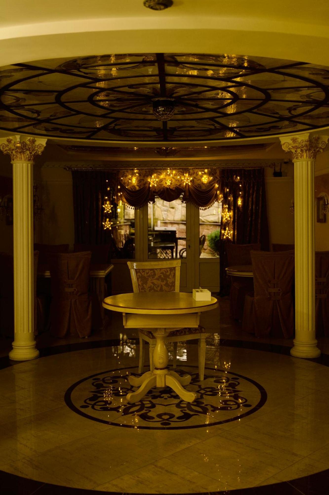 Петрос Family Hotel Jaremče Esterno foto