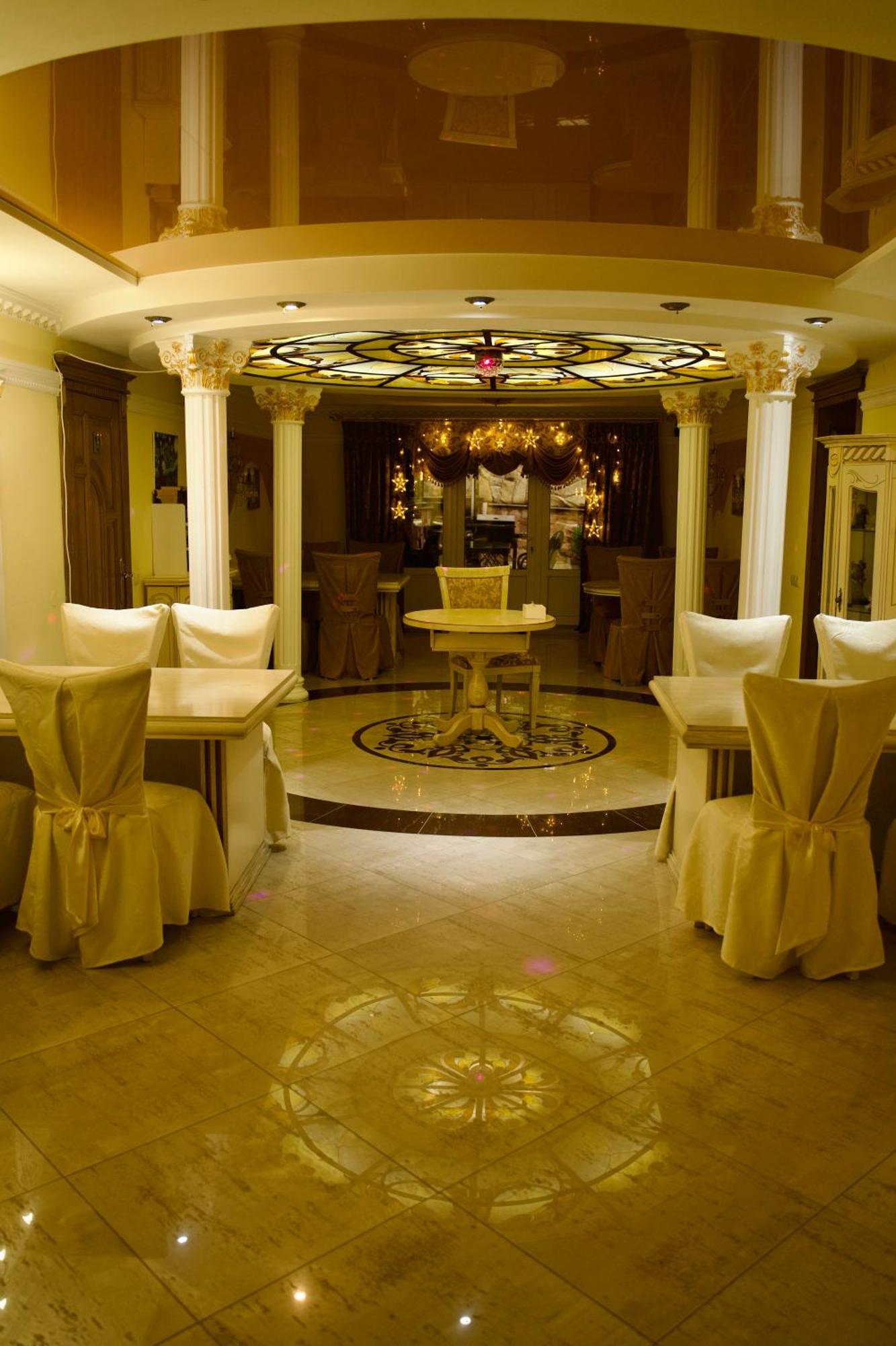 Петрос Family Hotel Jaremče Esterno foto